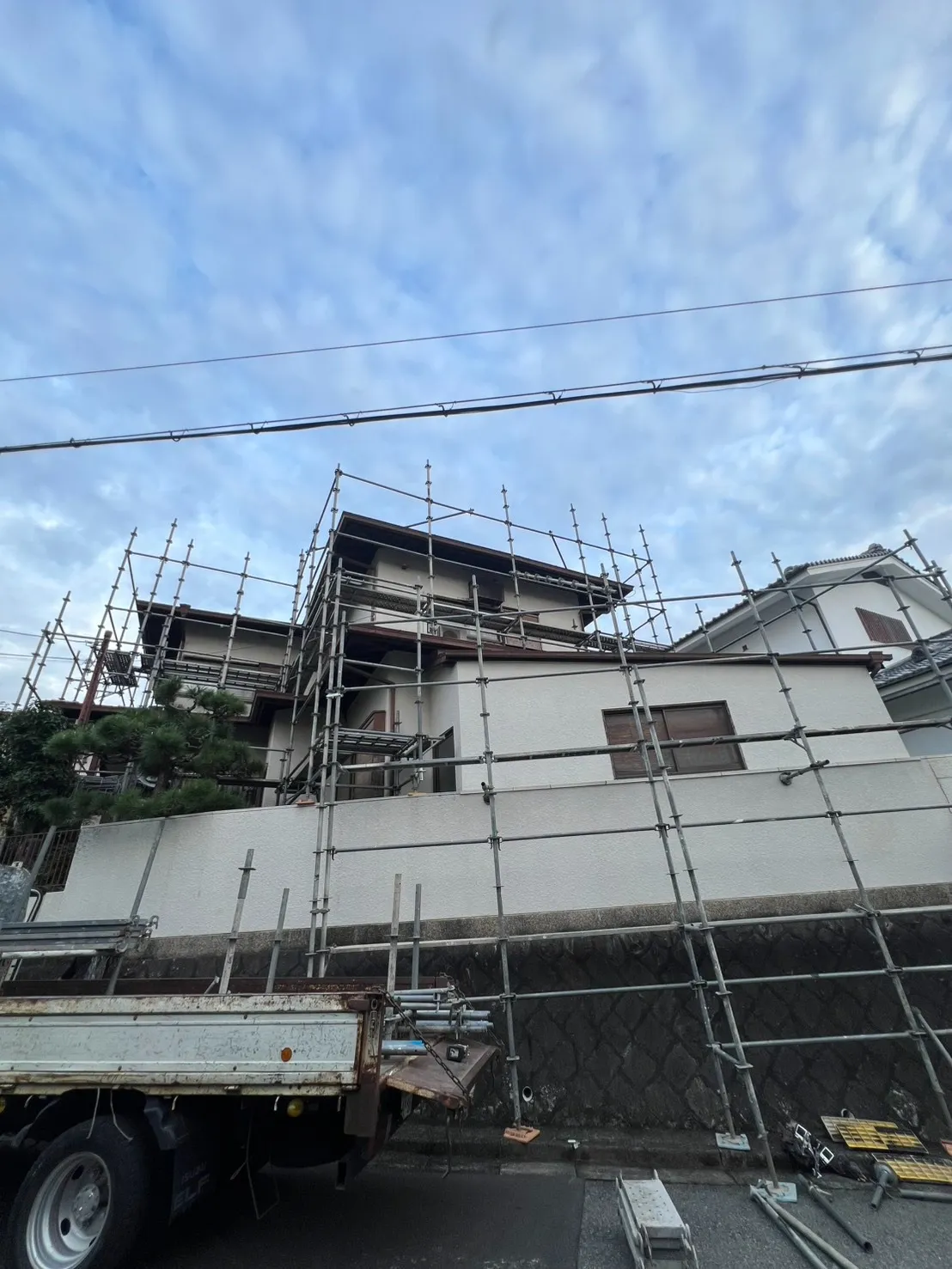 川西市　鶯台　M様邸　屋根外壁塗装工事